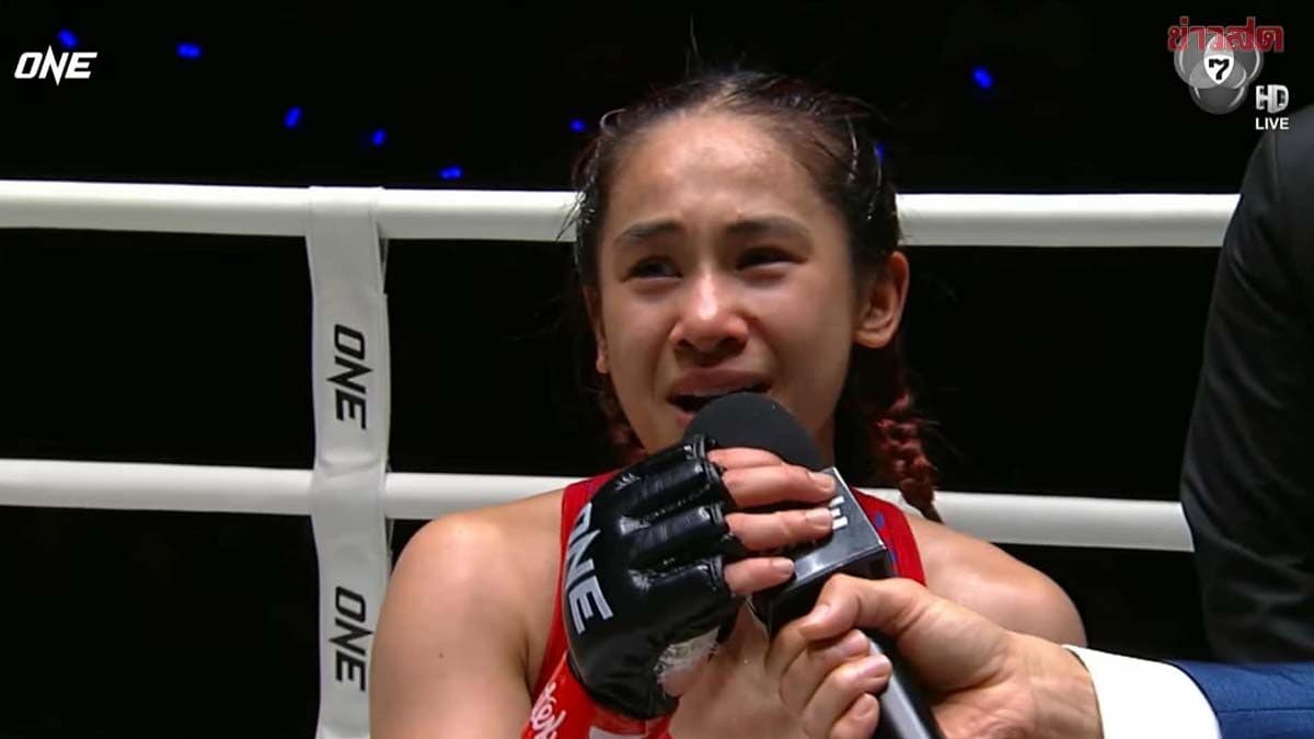 โบโมกาว ยืดสถิติชนะรวด 5 ไฟต์ หลังน็อก กลิ่นผกา หลั่งน้ำตารับโบนัส-สัญญาชก ONE Championship