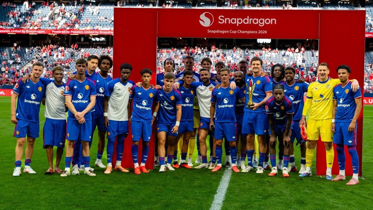 โมเมนต์ แข้ง แมนเชสเตอร์ ยูไนเต็ด ฉลองแชมป์อุ่นแข้งศึก Snapdragon (คลิป)