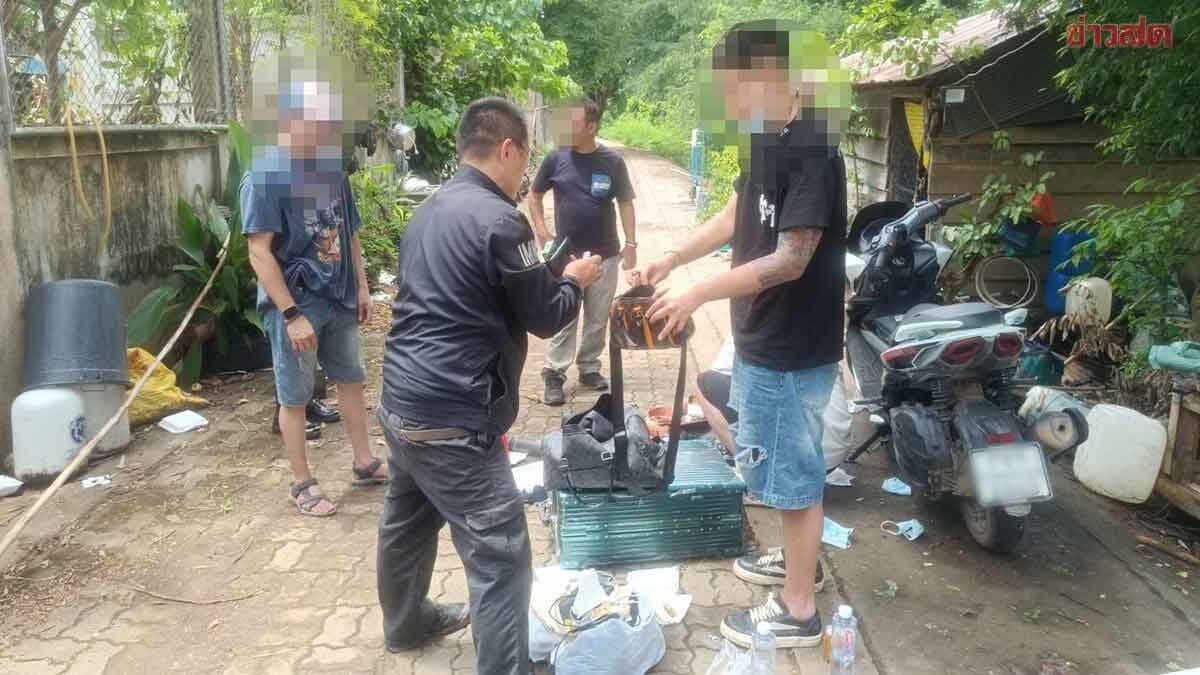 สนธิกำลัง จับ 4 ชายชาวจีน ลอบเข้าไทย ข้ามแม่น้ำโขง รวบ 3 คนไทยช่วยซ่อนเร้น