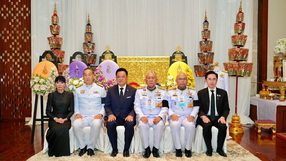 อนุทิน-ยศชนัน ร่วมพิธีสวดพระอภิธรรม พล.ต.ท.ผ่อน บิดา พญ.พักตร์พิไล ภริยา เศรษฐา อดีตนายกฯ